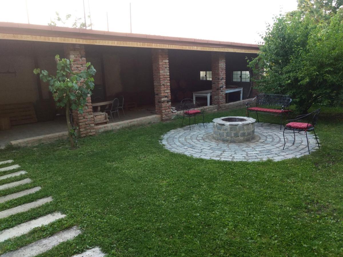 Omsi House Hotel Telavi Exterior photo