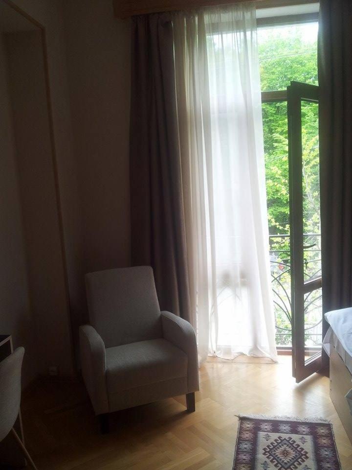 Omsi House Hotel Telavi Exterior photo