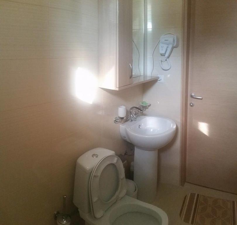 Omsi House Hotel Telavi Exterior photo