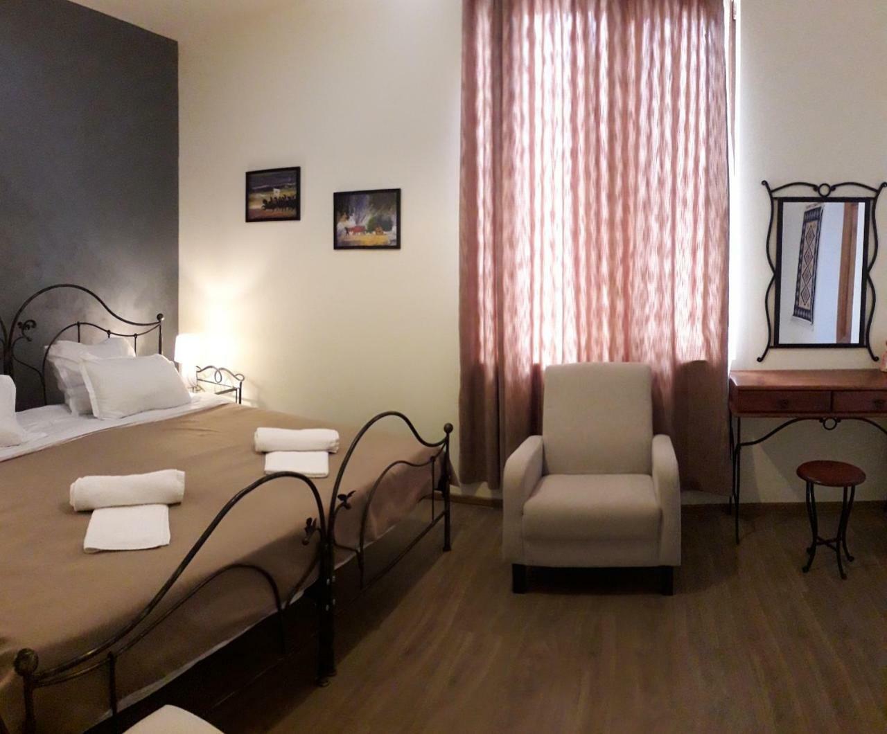 Omsi House Hotel Telavi Exterior photo