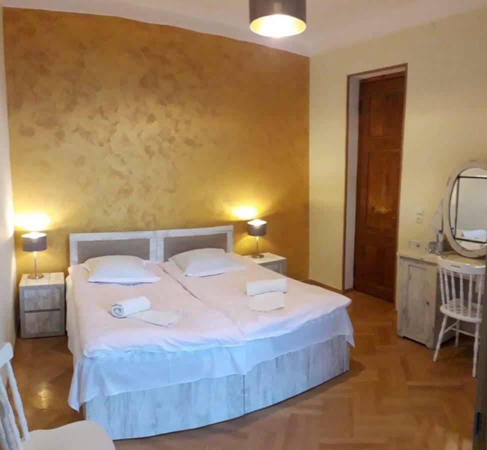 Omsi House Hotel Telavi Exterior photo